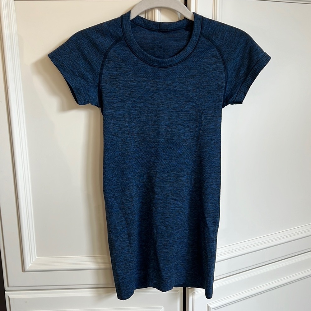 Lululemon Run Swiftly Tech Short Sleeve size 2